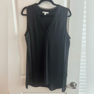 DR2 Black Sleeveless Blouse